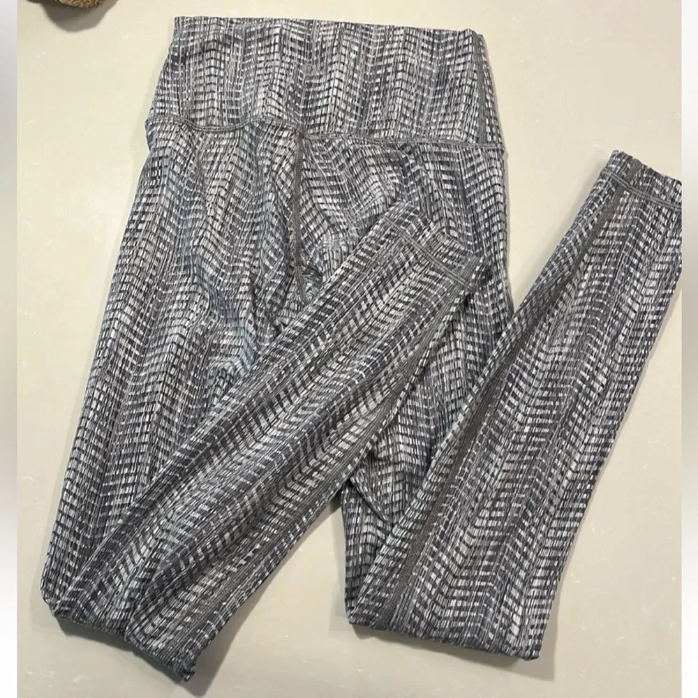 Lululemon Women’s Wunder Under Leggings Size 4